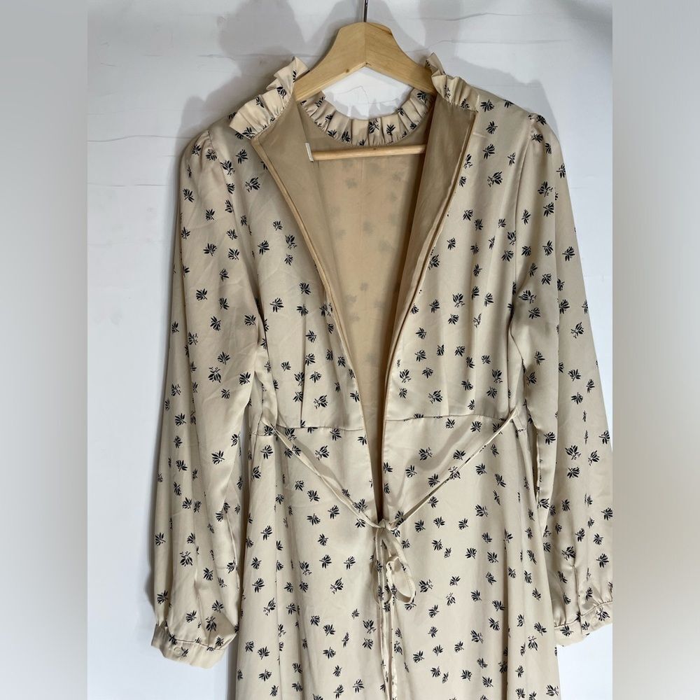 Olive Cream Ruffle Long Sleeve Dress Medium - Picture 3 of 6